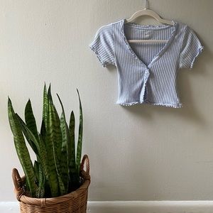 Me to We Button Front Crop Top